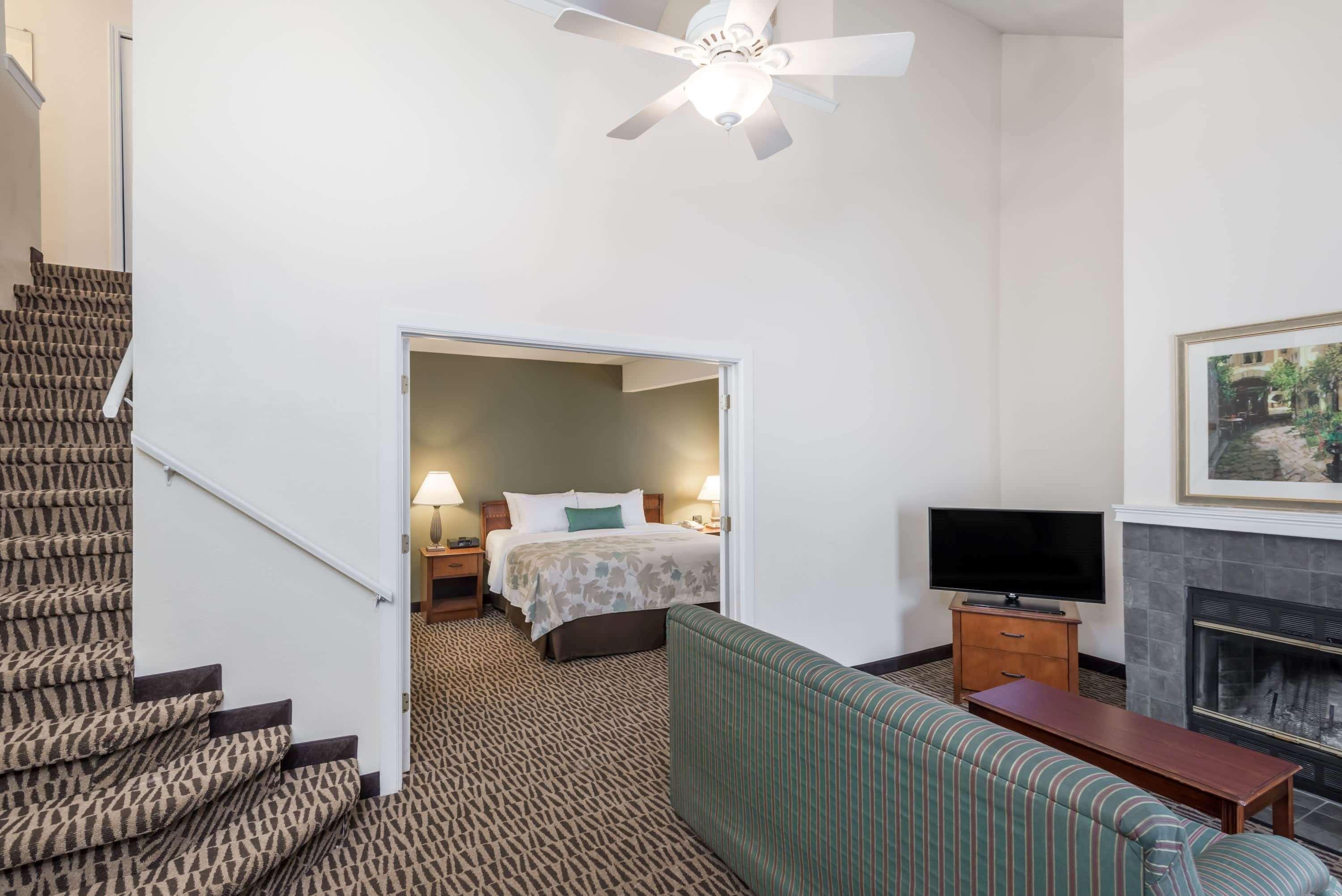 Best Western Fishkill Inn & Suites Exterior photo